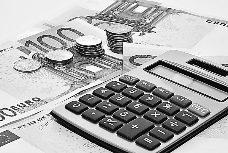 Σε επενδυτικά προϊόντα στρέφονται οι καταθέτες
