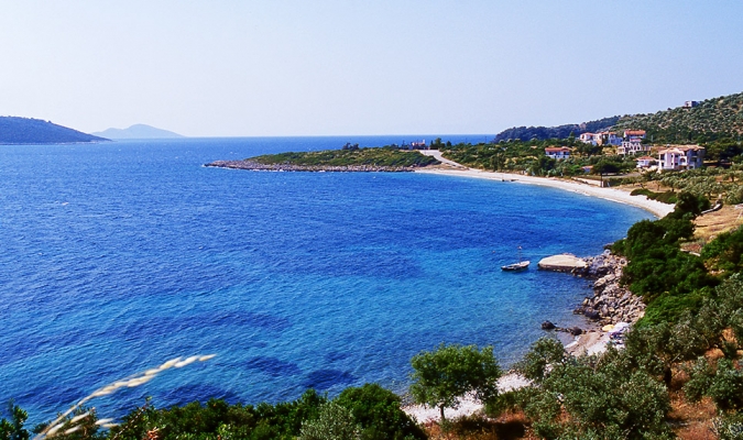 Family Traveller: Αυτά είναι τα 10 καλύτερα ελληνικά νησιά για οικογενειακές διακοπές