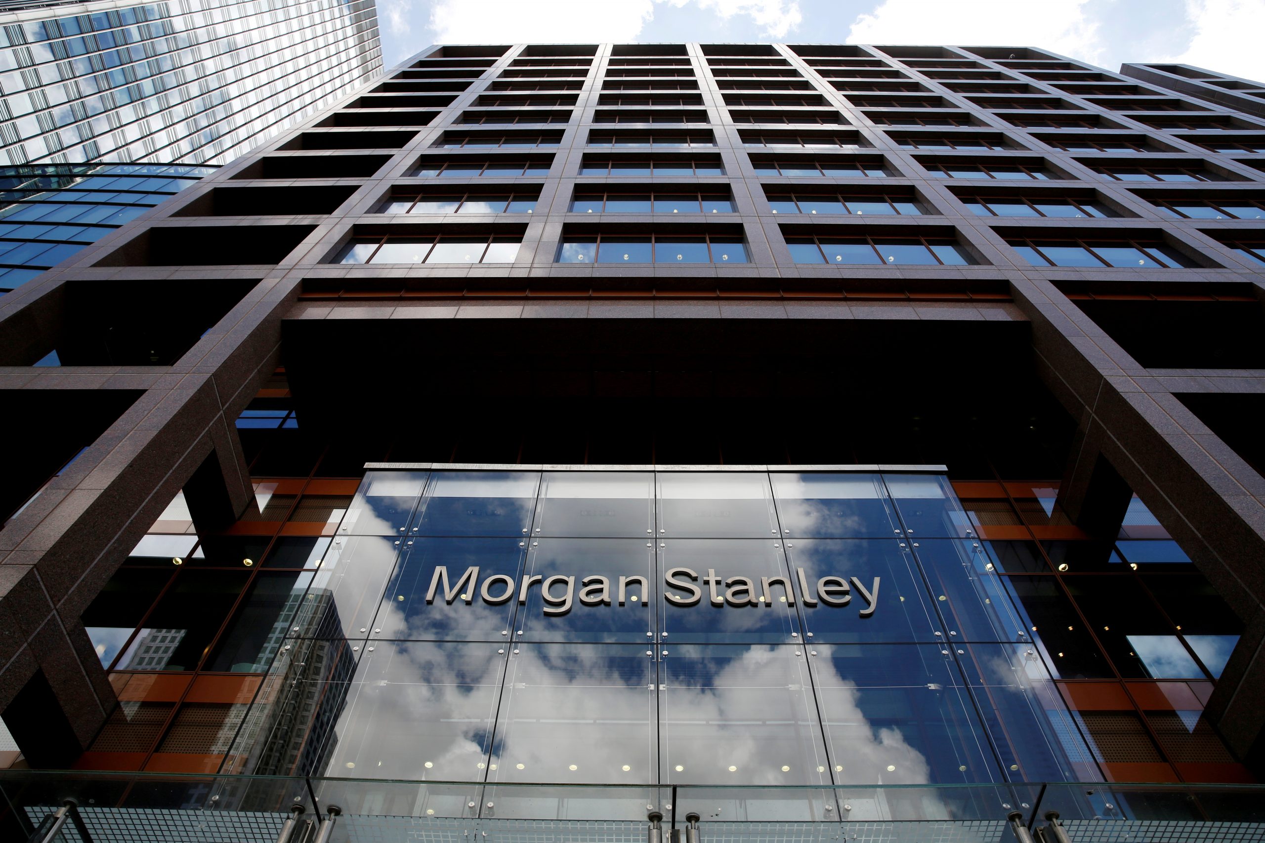 Morgan Stanley: Ανώτερα των προβλέψεων τα κέρδη τριμήνου