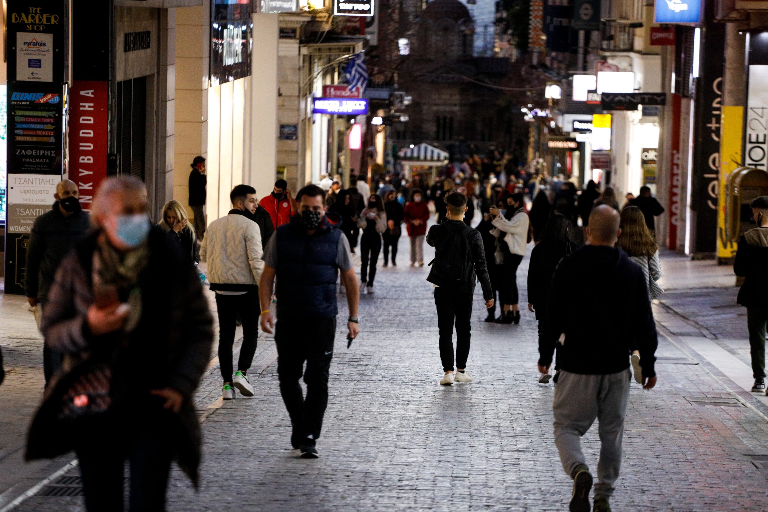 Κικίλιας: «Ομογενοποίηση» στις ταμπέλες των καταστημάτων