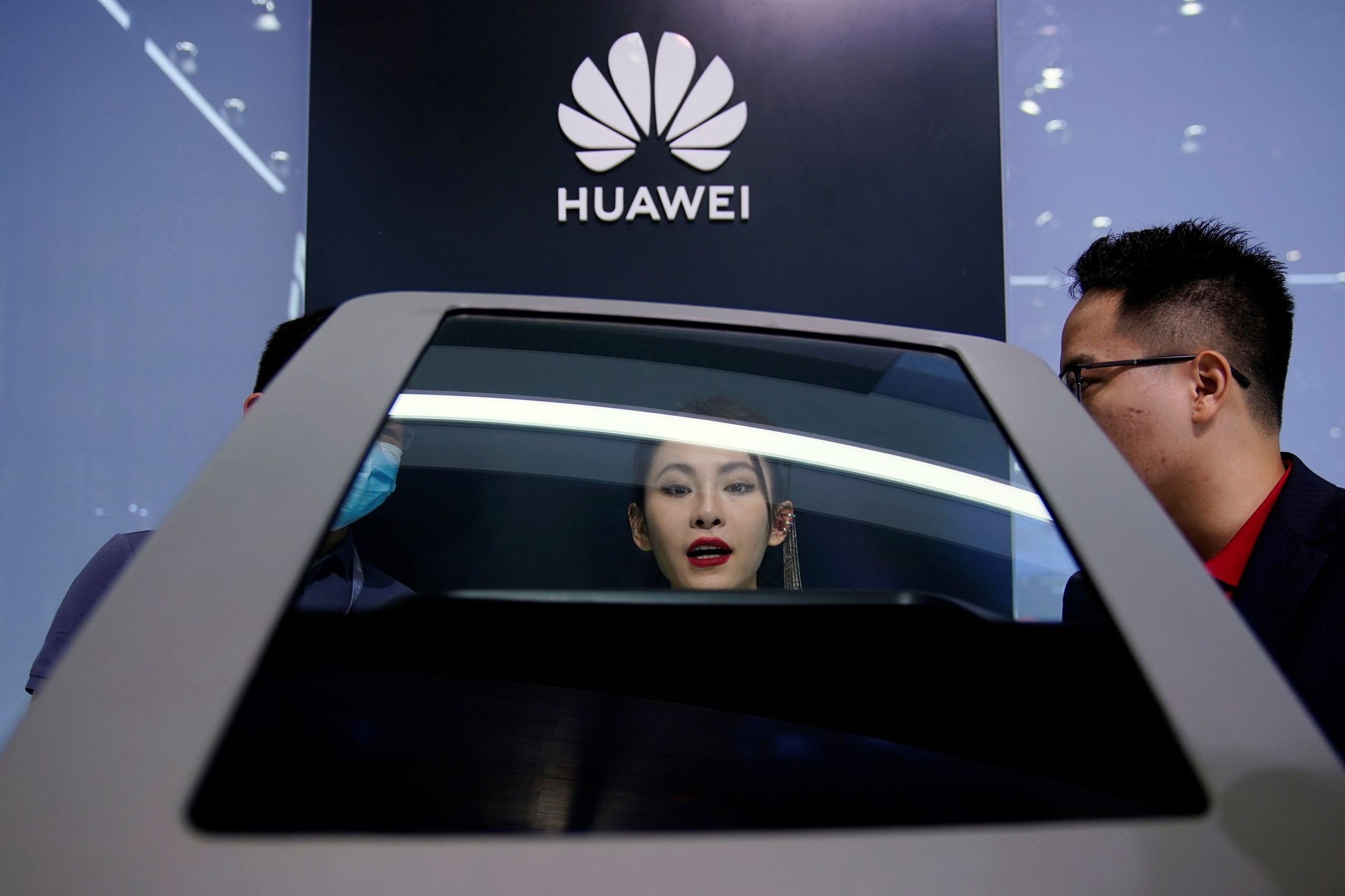 Η Huawei στρέφεται στον τομέα του λογισμικού… ελέω αμερικανικών κυρώσεων