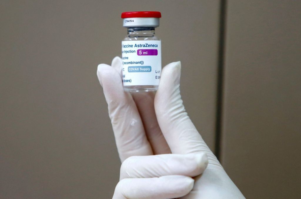 ΕΜΑ : Πιθανή σχέση εμβολίου AstraZeneca με περιστατικά θρομβώσεων – Ασφαλής η χρήση του