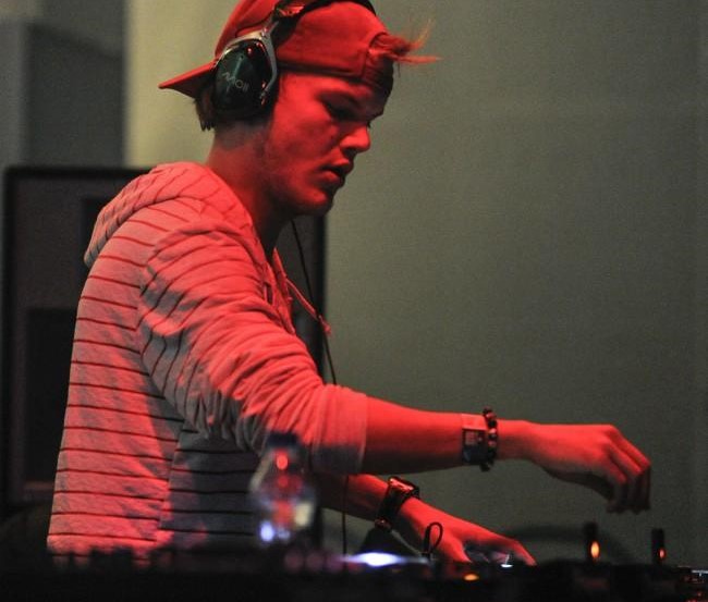 DJ Avicii : «Ευαίσθητη βιογραφία» του αυτόχειρα DJ
