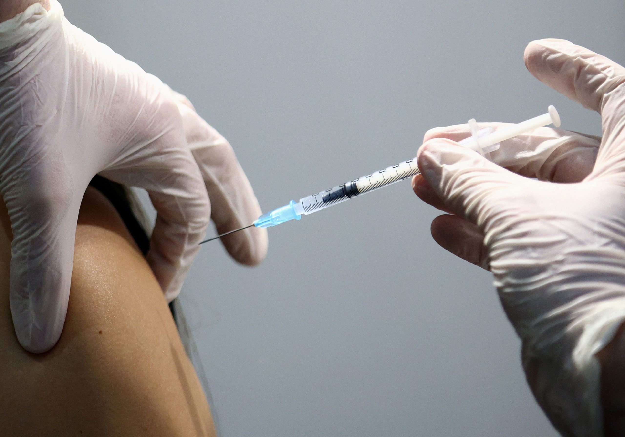 Υπουργείο Υγείας: Δεν υπάρχει σχέδιο εμβολιασμού στις πλαζ
