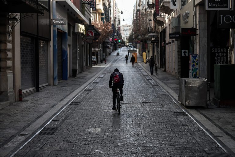 Εφάπαξ ενίσχυση έως 4.000 ευρώ σε 100.000 επιχειρήσεις