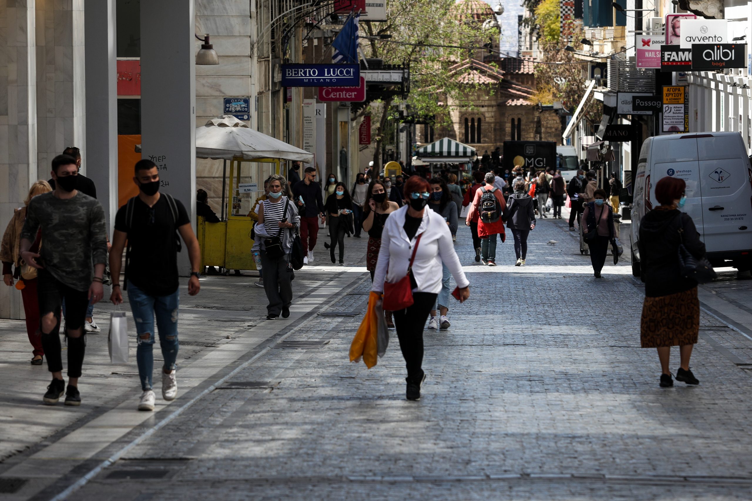 Rents in Greece: How E-commerce is changing store prices