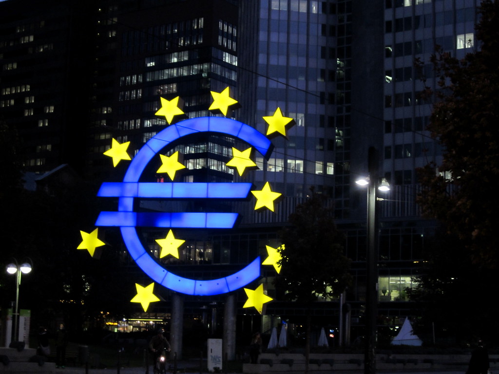 Διπλή ύφεση στην Ευρωζώνη
