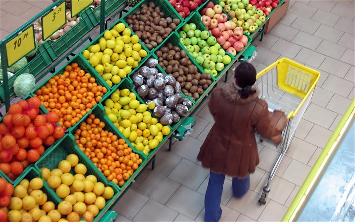Ακρίβεια: Ανατιμήσεις σε φρούτα, λαχανικά & ελαιόλαδο – Ανήσυχοι οι παραγωγοί