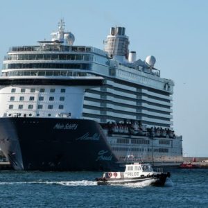 Κρουαζιέρα: Τρία λιμάνια… απορροφούν το 55% της κίνησης – Η περίπτωση της Μυκόνου