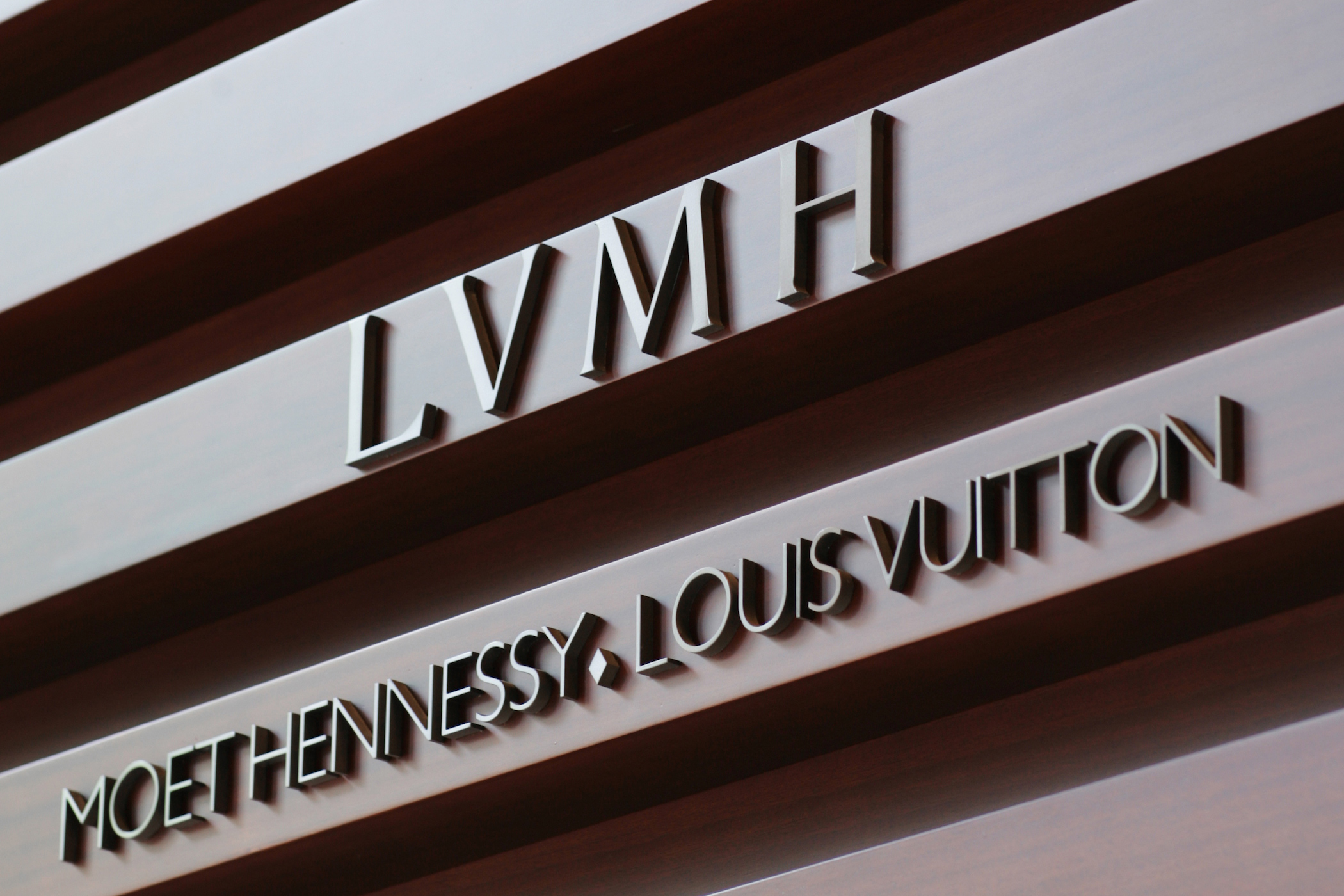 LVHM: Λιγότερες πωλήσεις, πτώση της μετοχής