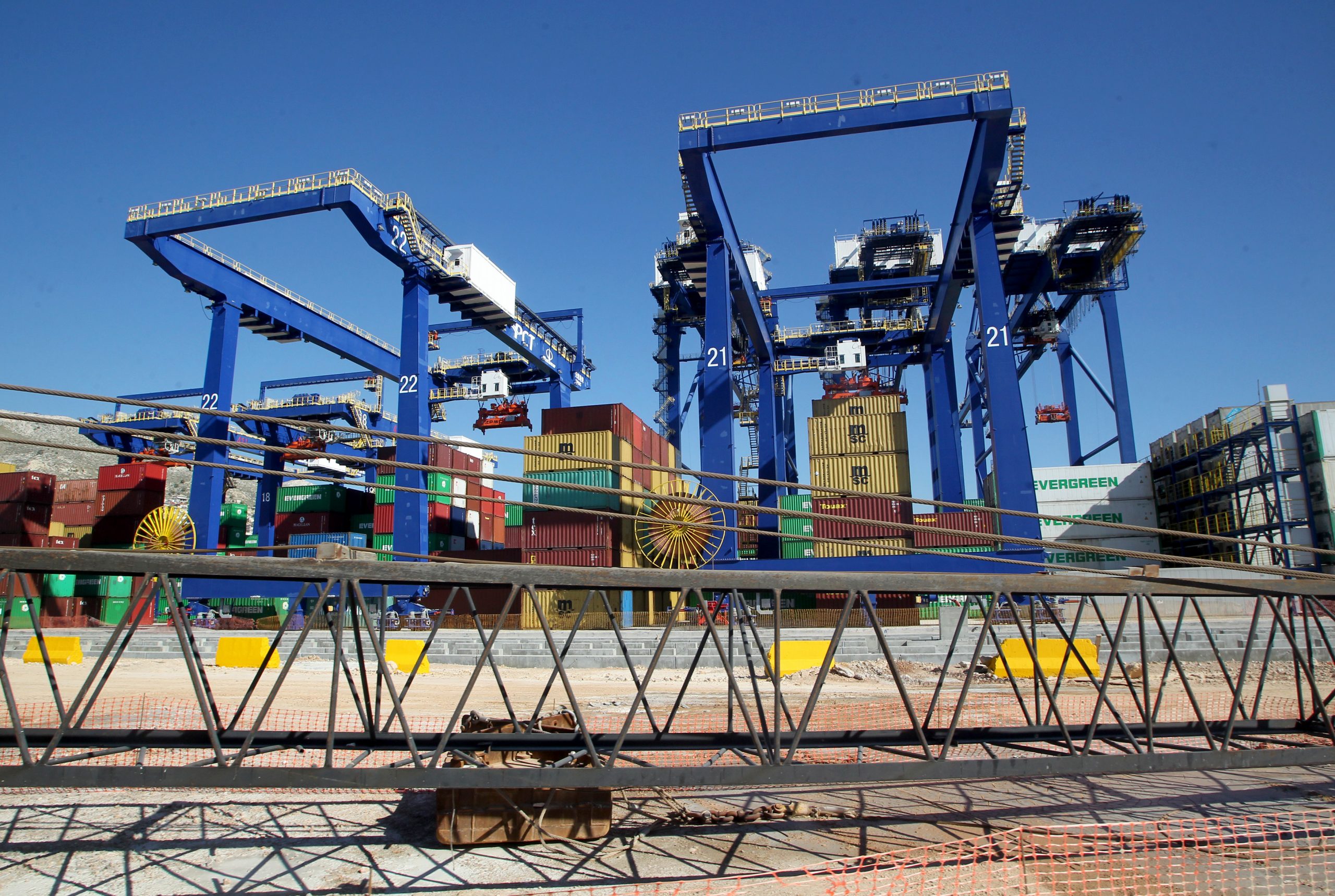 Strike at Piraeus container terminal suspended