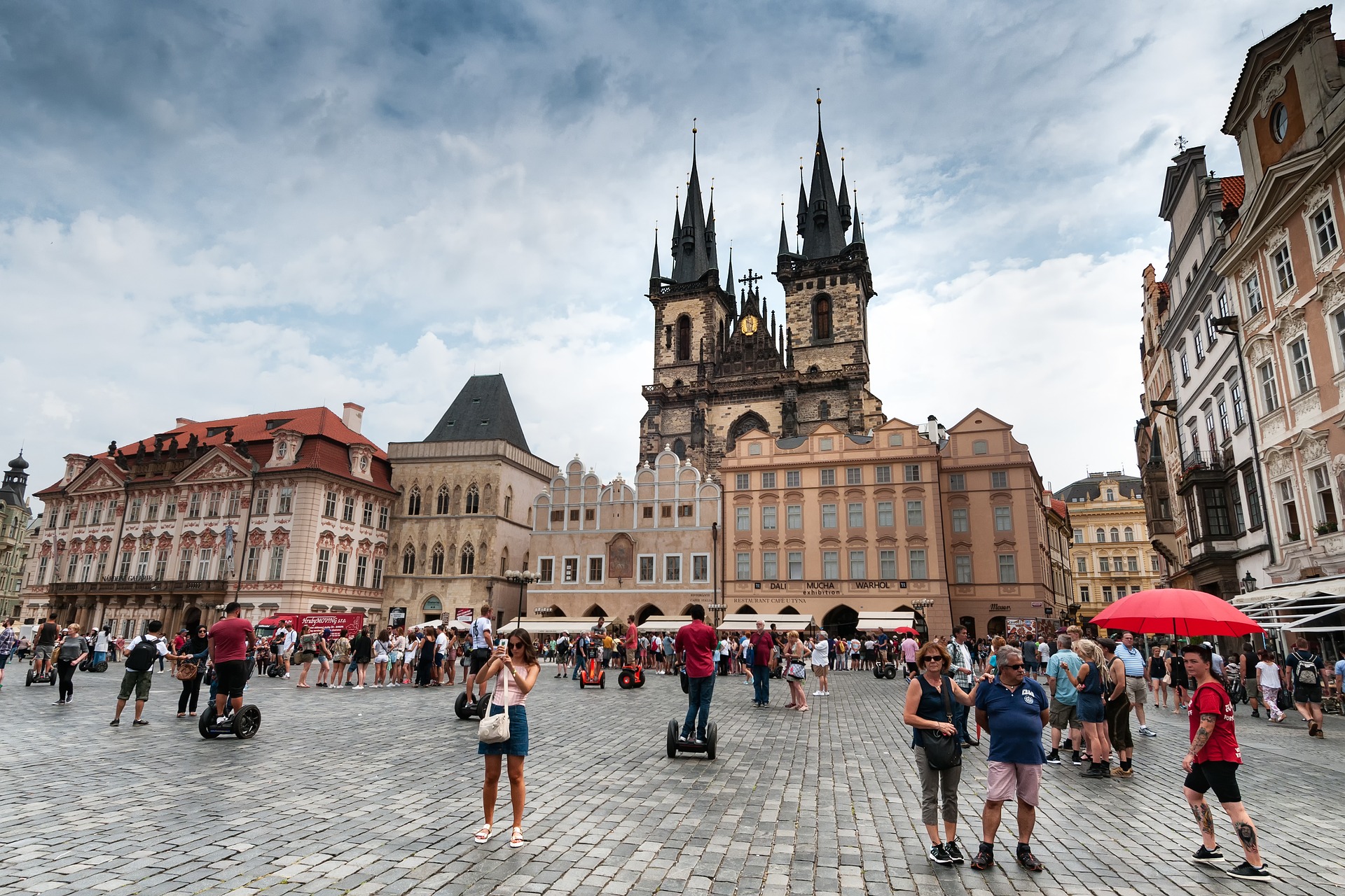 Τσεχία – Μόνο εμβολιασμένοι θα μπορούν να εισέλθουν σε δημόσιους χώρους και υπηρεσίες