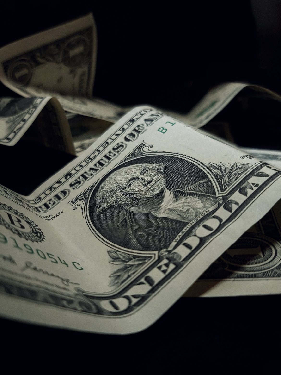 Ξέπλυμα μαύρου χρήματος: Γιατί χάνουμε την παγκόσμια μάχη κατά της διαφθοράς