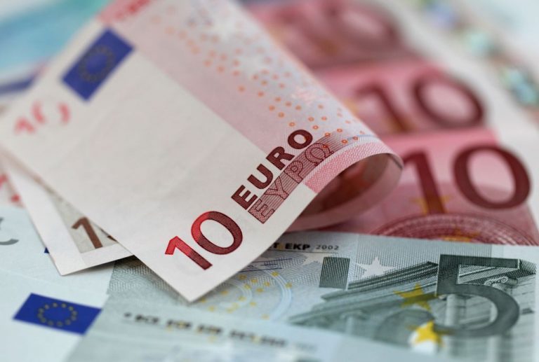ΟΠΕΚΑ: Νωρίτερα θα πληρωθούν τα επιδόματα λόγω Πάσχα