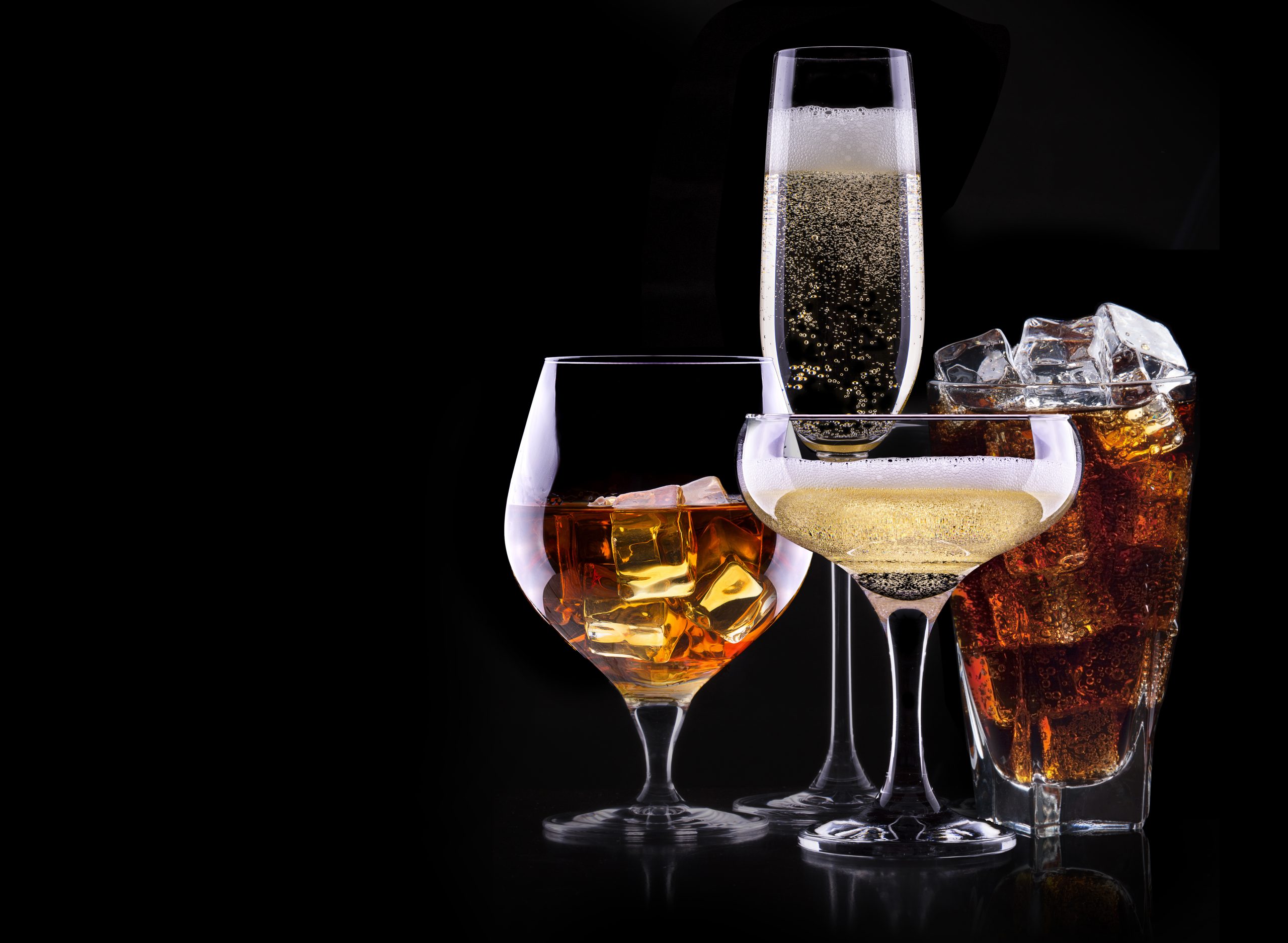 Αλκοολούχα ποτά : Το lockdown άδειασε και το “ποτήρι” των κρατικών εσόδων