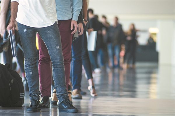 ΕΛΣΤΑΤ: Στο 15,9% μειώθηκε η ανεργία τον Μάιο