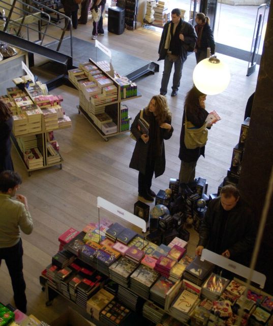 Voucher 20 ευρώ σε 60.000 ανέργους ως 24 ετών για την προμήθεια βιβλίων