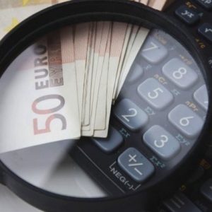 Χρέος: Η αγορά ξαναμοιράζει το κόστος
