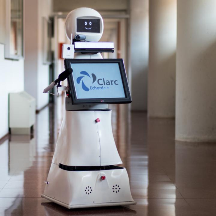 Ρομπότ «ενώνει» τους νοσηλευόμενους με κορωνοϊό με τους δικούς τους