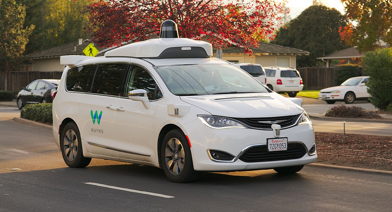 Google: Έτοιμη να λανσάρει ρομποτικά ταξί μαζί με αυτοκινητοβιομηχανίες