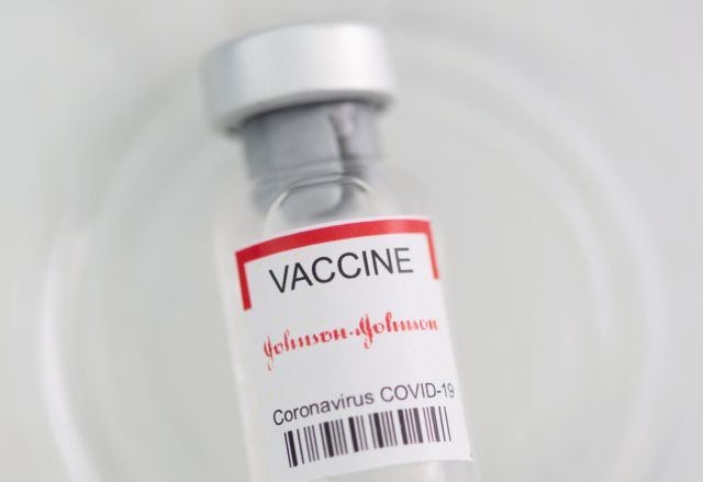 Πολωνία: Option αγοράς για τα εμβόλια που αφήνει η Δανία