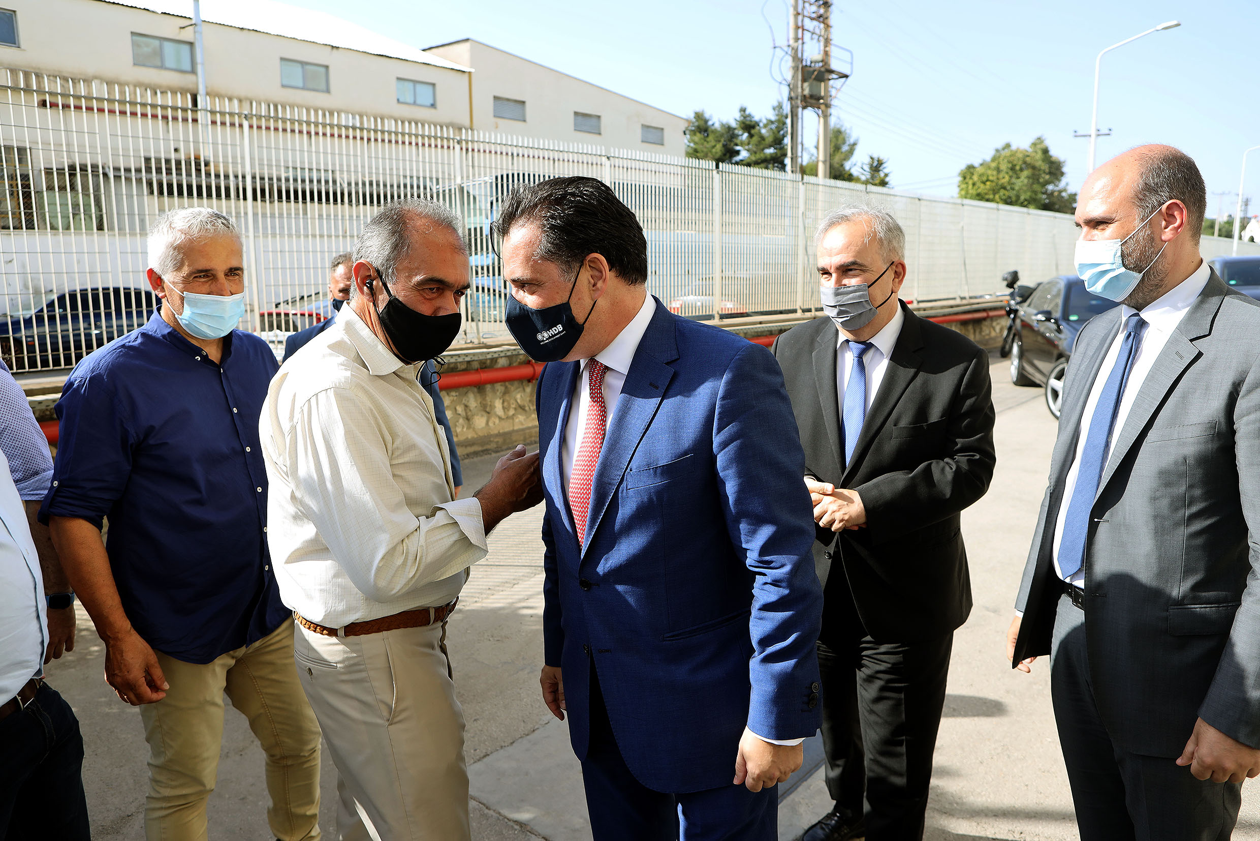 Ο Άδωνις Γεωργιάδης στο εργοστάσιο της Pitsos – Τι είπε για τους απολυμένους