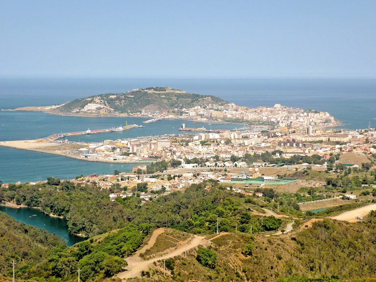 Παρά τις απελάσεις συνεχίζεται η διαμάχη για Θέουτα και Πολισάριο