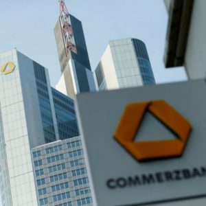 «Αιρετική» η Commerzbank: Η… προστασία του κλίματος φέρνει πληθωρισμό
