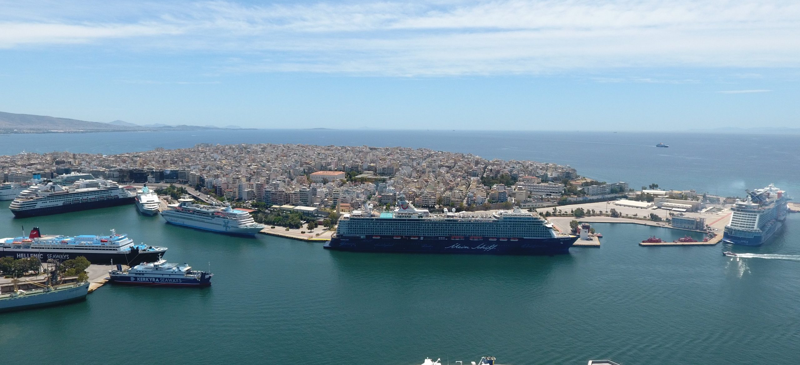 ΟΛΠ: Το λιμάνι του Πειραιά υποδέχτηκε το πρώτο κρουαζιερόπλοιο της σεζόν