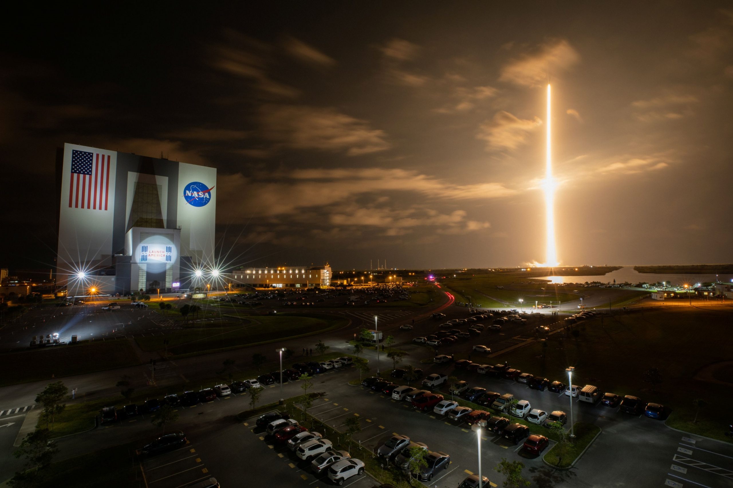 SpaceX: Επιτυχής εκτόξευση ακόμη 52 δορυφόρων Starlink