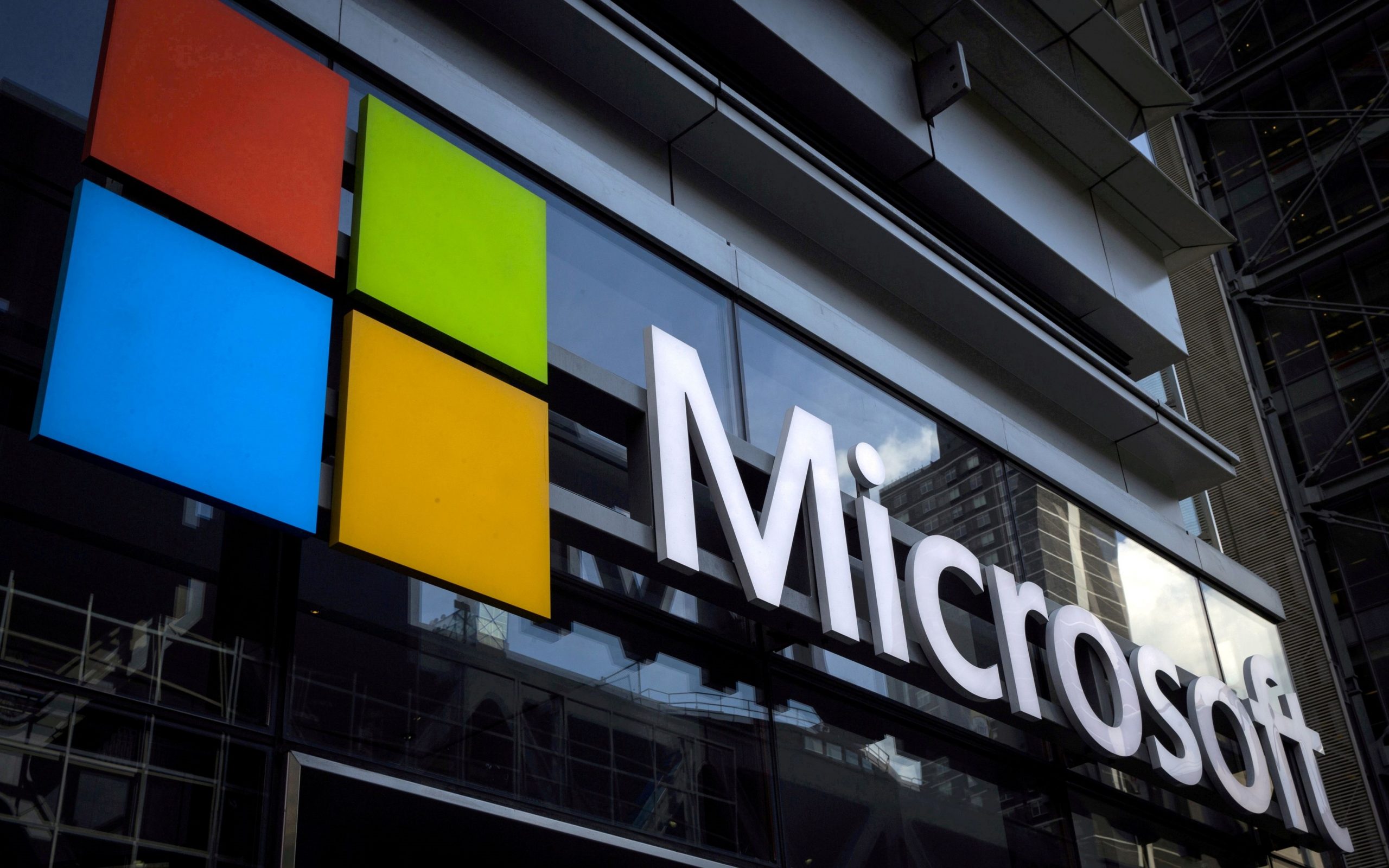 Γεωργιάδης: Η επένδυση της Microsoft προχωρά σύμφωνα με το χρονοδιάγραμμα