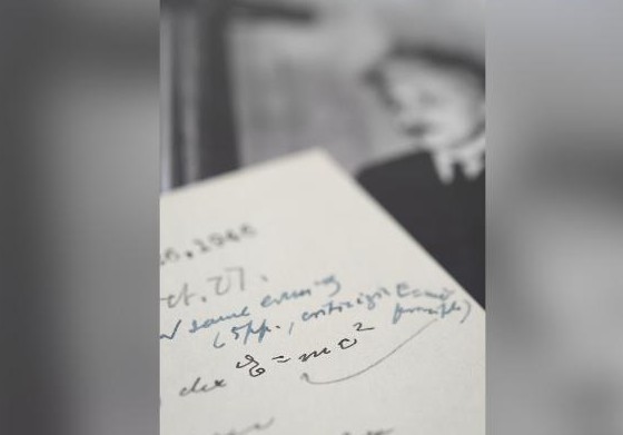Αϊνστάιν: Ποσό – μαμούθ σε δημοπρασία για την πιο διάσημη εξίσωσή του