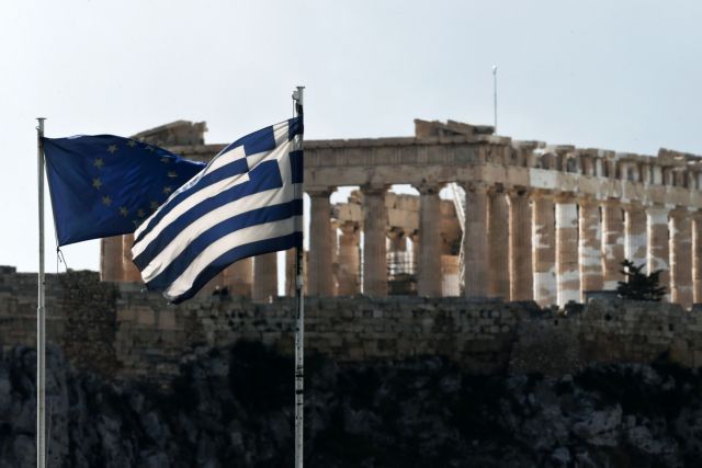 FT: Αναδρομή στην ελληνική κρίση χρέους με αφορμή την έξοδο από την ενισχυμένη εποπτεία