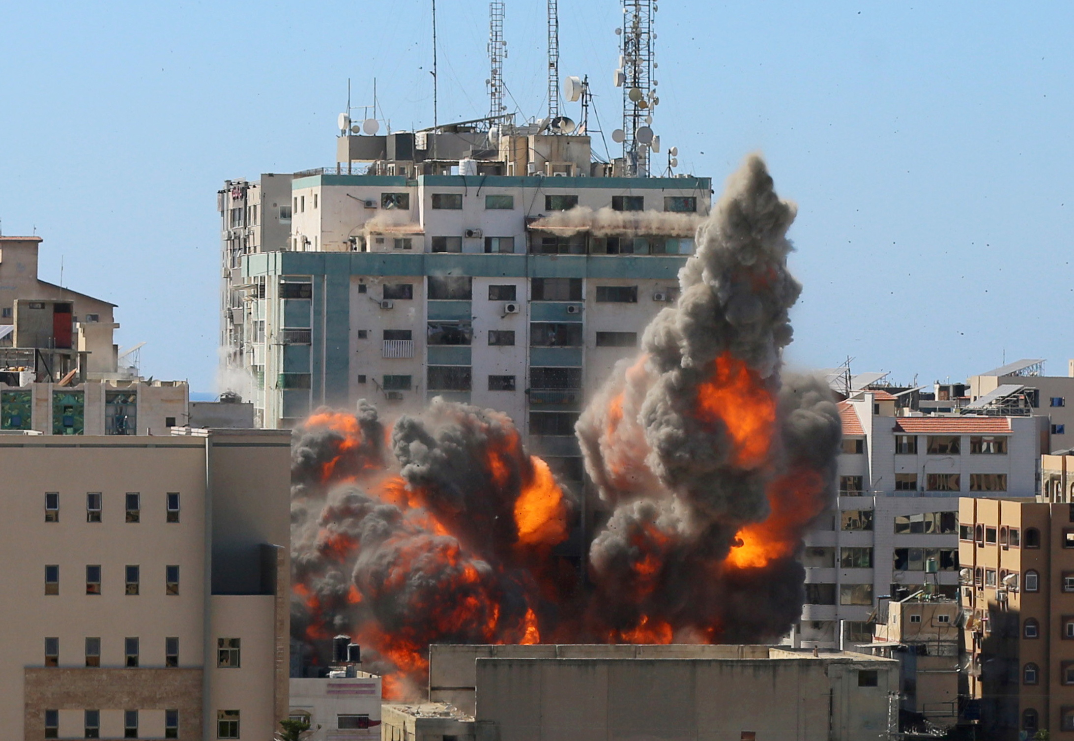 Γάζα-βομβαρδισμοί: Η αμφιλεγόμενη ισραηλινή τακτική του «roof knocking» [Video]