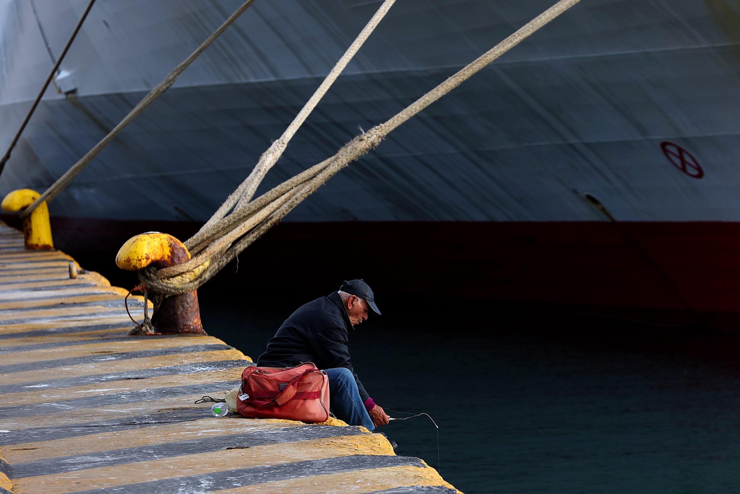48ωρη απεργία ΠΝΟ – Δεμένα στα λιμάνια τα πλοία