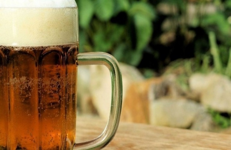 Παραγωγή μπύρας – «Ασημένιο» στην Ελλάδα – Σε ποιες χώρες μειώθηκε η παραγωγή