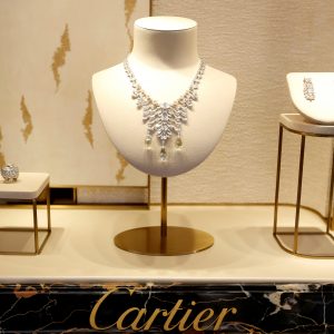 Cartier: Aποκλείει τις μεγάλες αυξήσεις τιμών εξαιτίας των δασμών