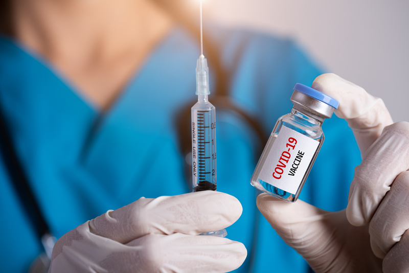 Εμβολιασμοί: Πατάει γκάζι η «Ελευθερία» για τις ηλικίες 45 – 49 ετών
