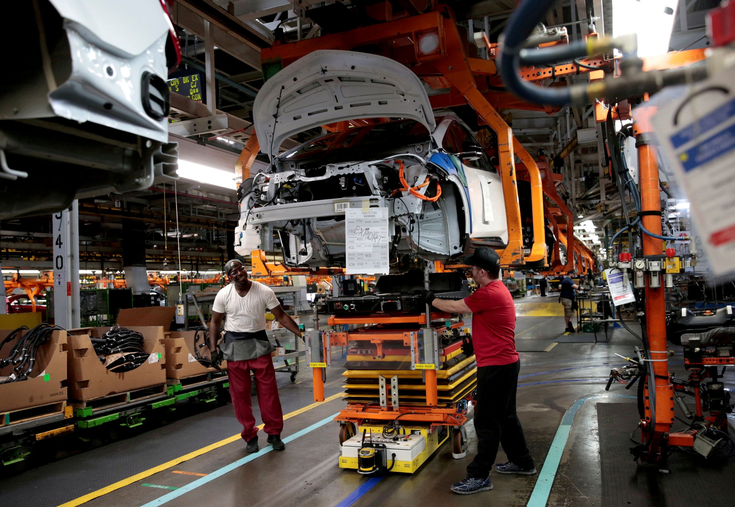 General Motors: Επαναλειτουργεί πέντε εργοστάσια που «χτυπήθηκαν» από έλλειψη μικροτσίπ