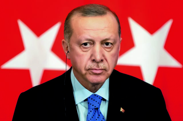 Η λίρα, ο αρχιμαφιόζος, οι δημοσκοπήσεις – Να γιατί ο Ερντογάν έχει τα… νεύρα του!