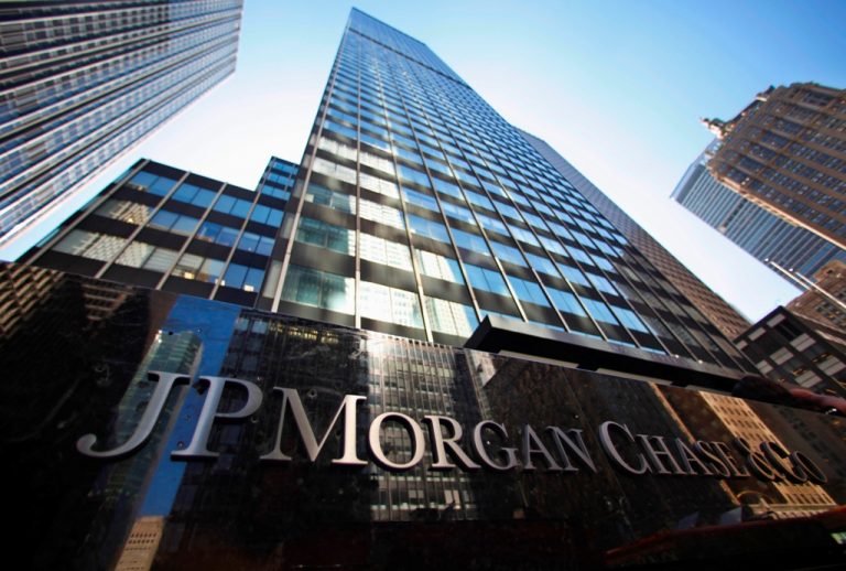 JPMorgan – Ζήτησε από τους ανεμβολίαστους υπαλλήλους της να εργάζονται από το σπίτι