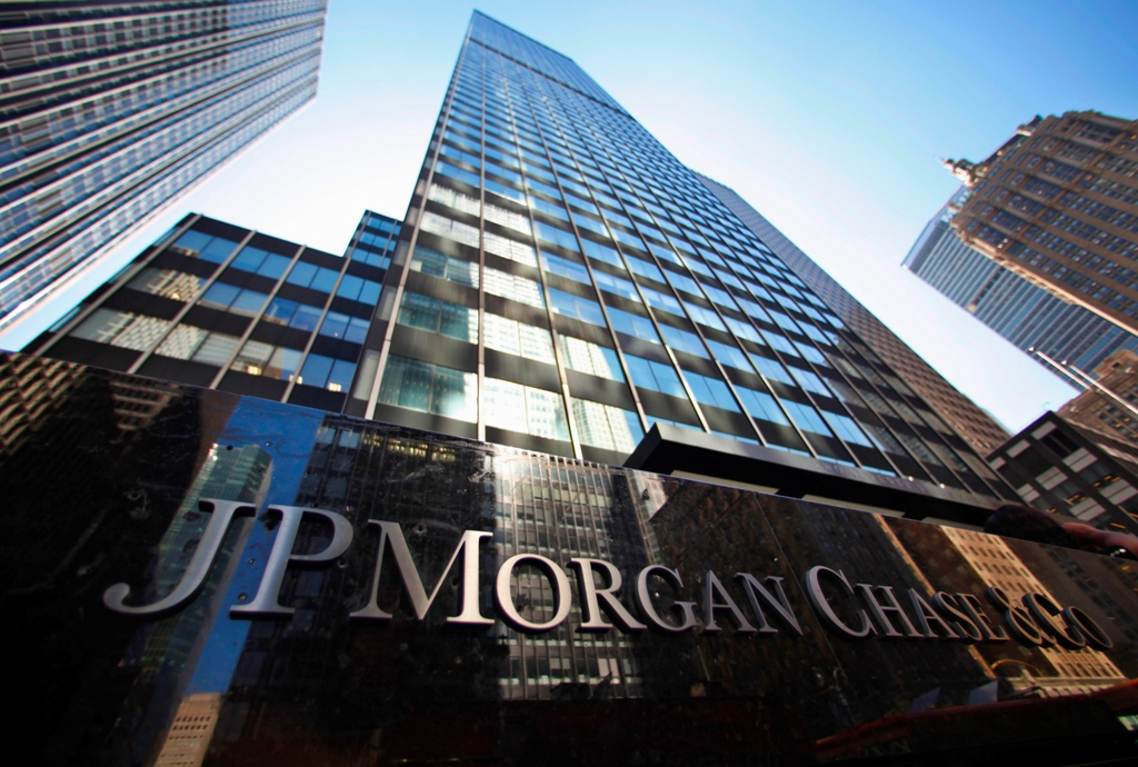 JPMorgan: Αρχίζει να βλέπει το «ταβάνι» στην υπεραπόδοση των ελληνικών τραπεζών 