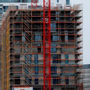 Μπόνους δόμησης: Αναθεώρηση αδειών χωρίς καθυστερήσεις ζητά από τις πολεοδομίες τον ΥΠΕΝ 