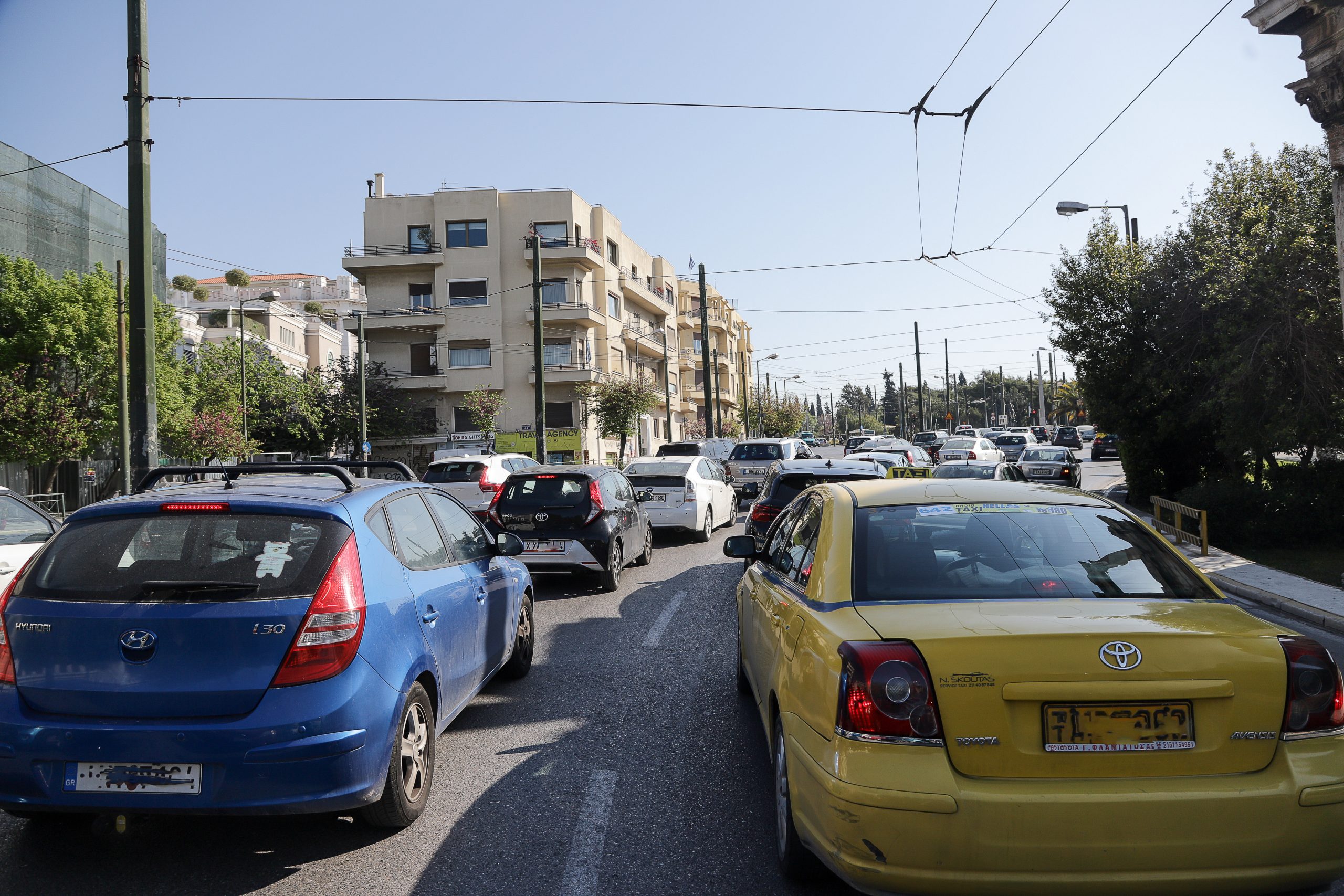 Κίνηση στους δρόμους – Επαναφορά στα προ κορωνοϊού επίπεδα – Λύση τα ΜΜΜ