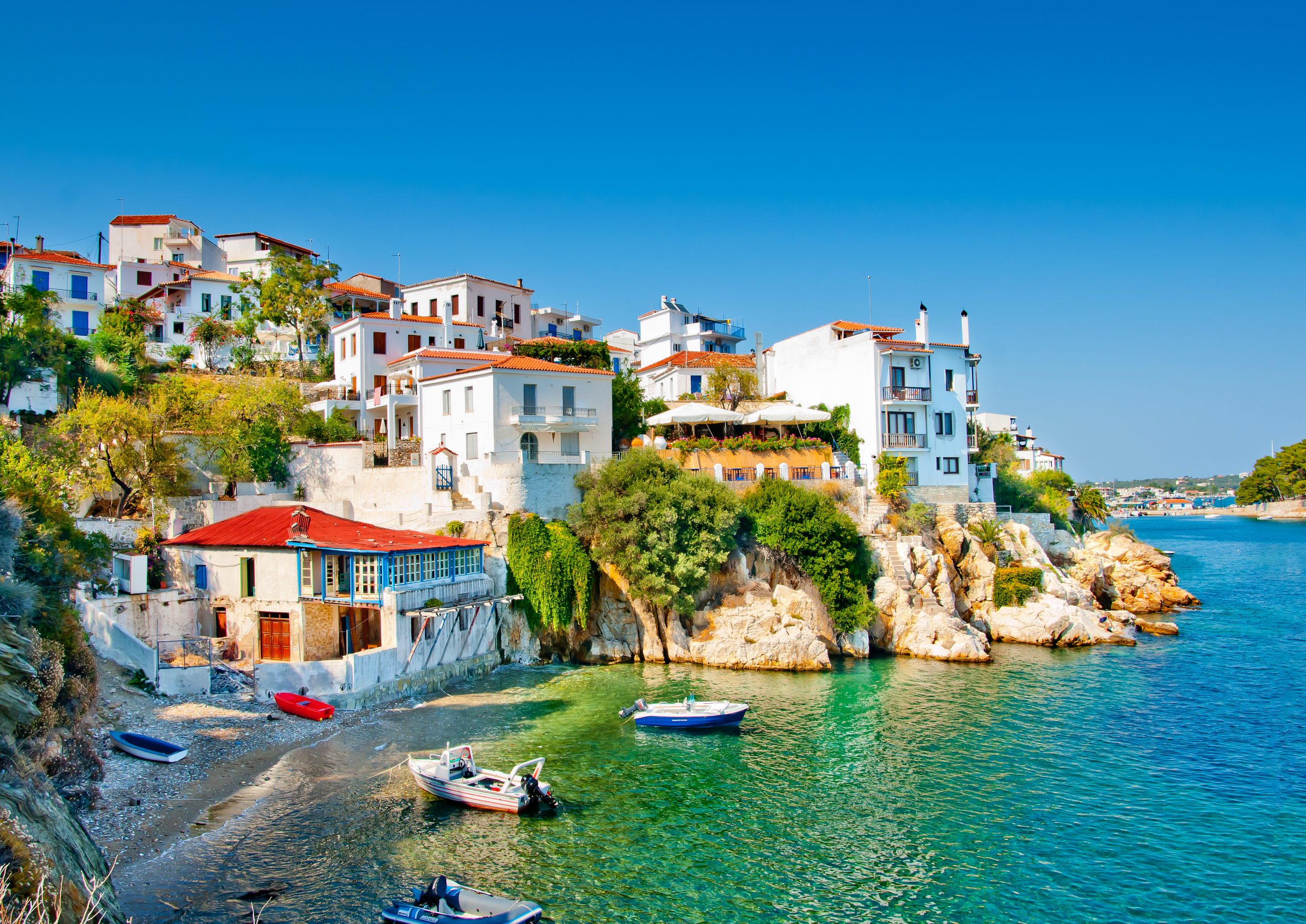Covid-free Greek isles beckon tourists