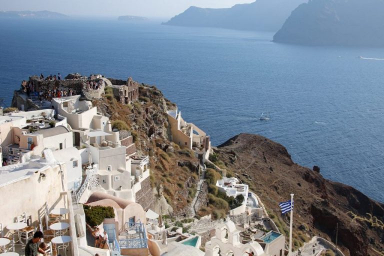 Πανδημία – Τα «κόκκινα νησιά» και το «σχέδιο Δεκαπενταύγουστος» της ΕΛ.ΑΣ