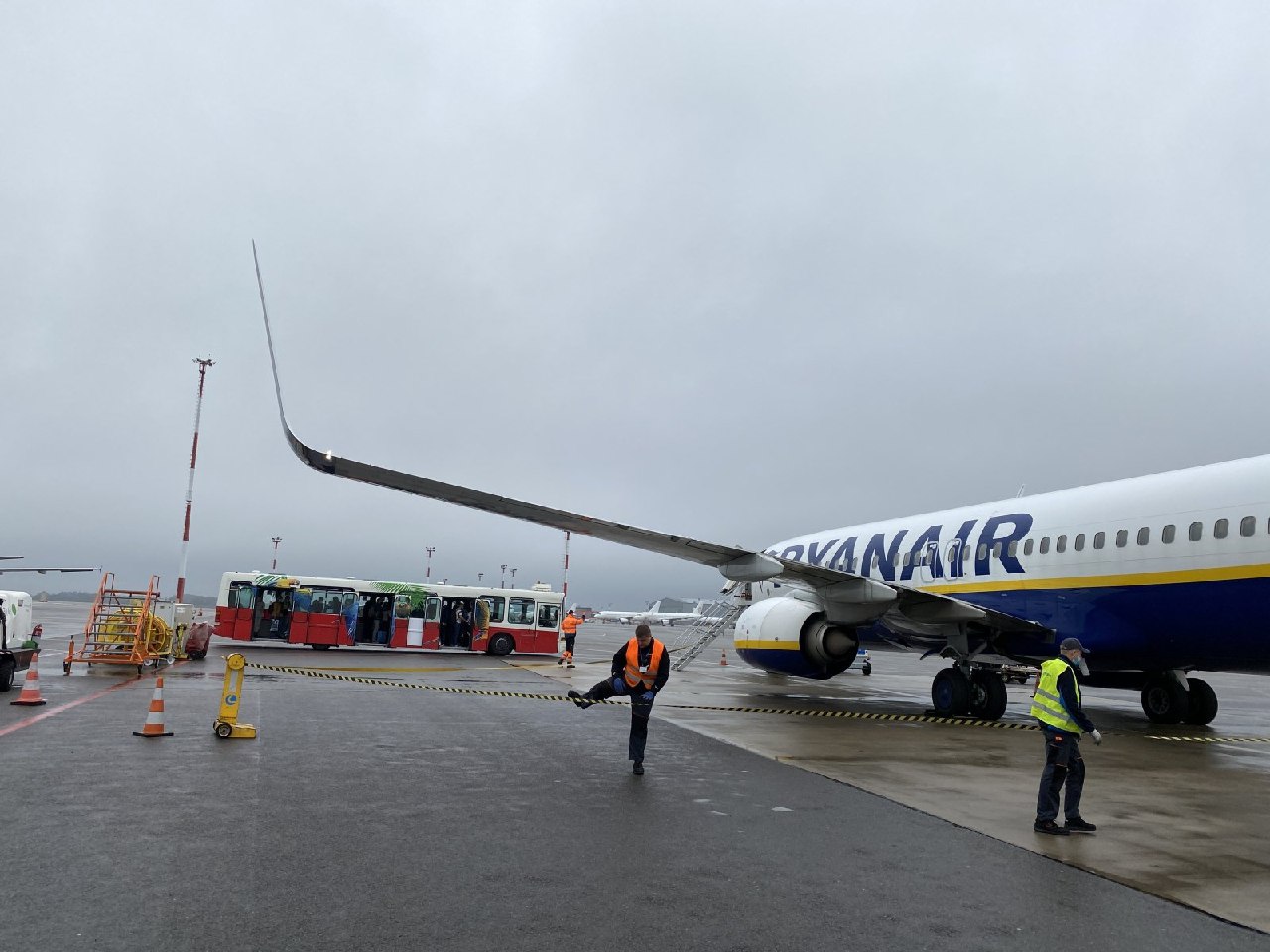 Ryanair: Γιατί κλείνει τη βάση της στο αεροδρόμιο των Βρυξελλών