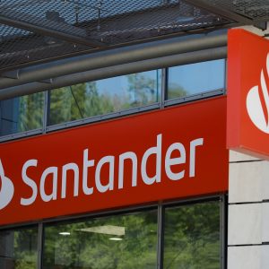 Santander: «Όχι» στη NatWest για την πώληση των δραστηριοτήτων στη Βρετανία για 11 δισ.