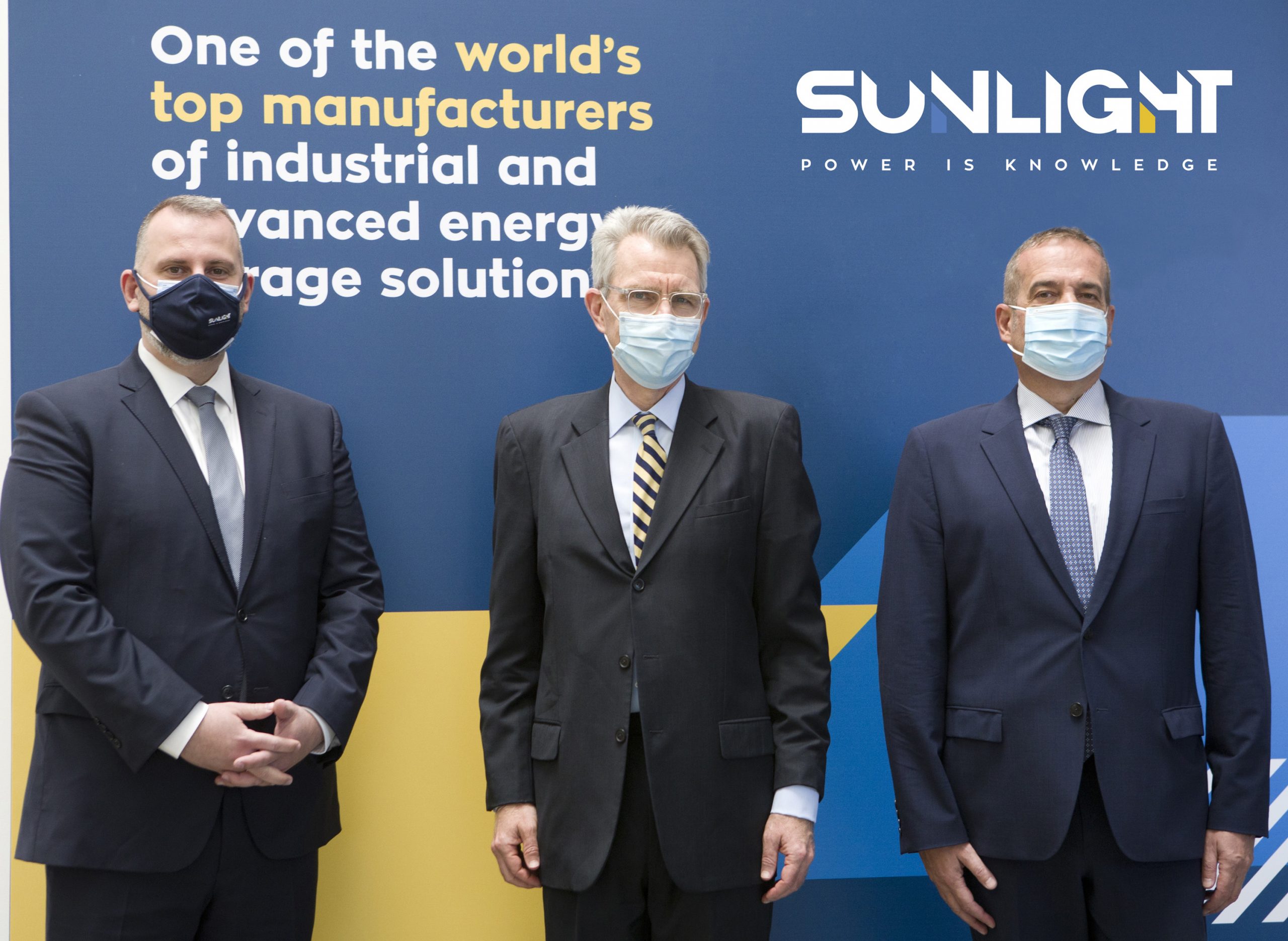 US amb. Pyatt visits Sunlight firm’s Athens office