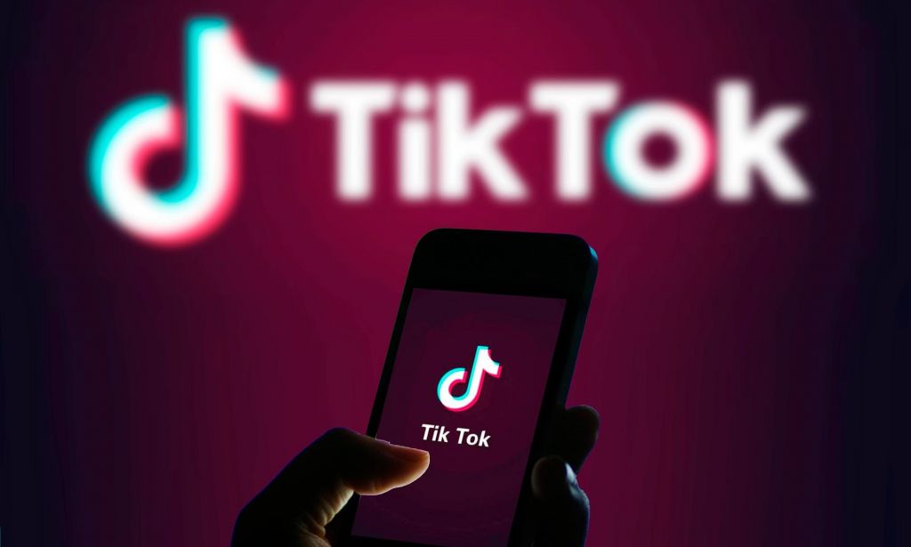 TikTok: Θέτει όριο χρόνου χρήσης για τα άτομα κάτω των 18 ετών